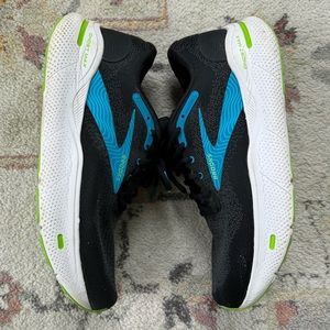 Brooks Ghost Max running shoes